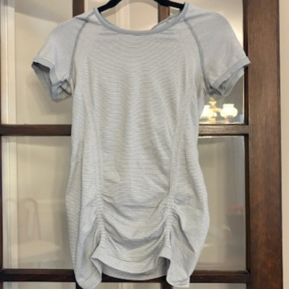 Athleta Fastest Track Ruched Tee in Gray and White Stripe, Size Small